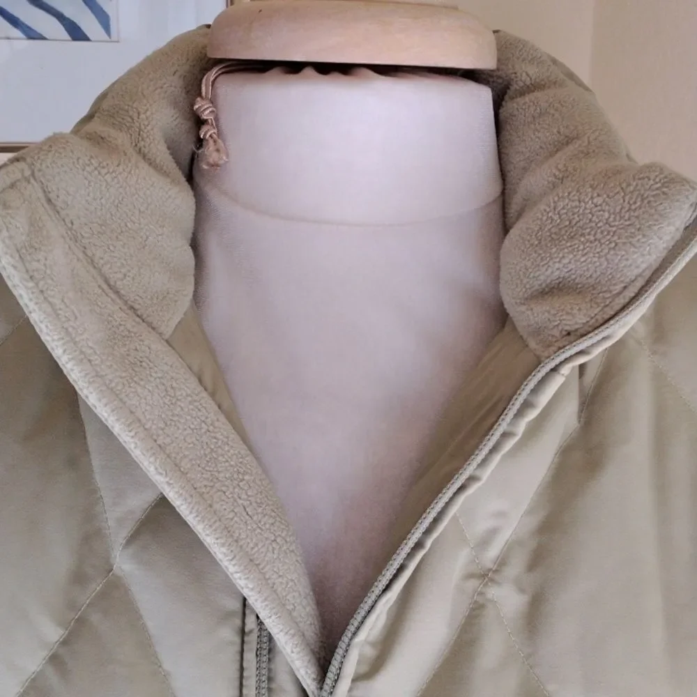 Eddie Bauer Premium Goose Down Vest - Picture 4 of 12